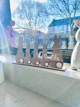Load image into Gallery viewer, Bunny Family Decoration