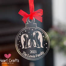 Load image into Gallery viewer, Penguin Family Personalised Tree Decoration craft product