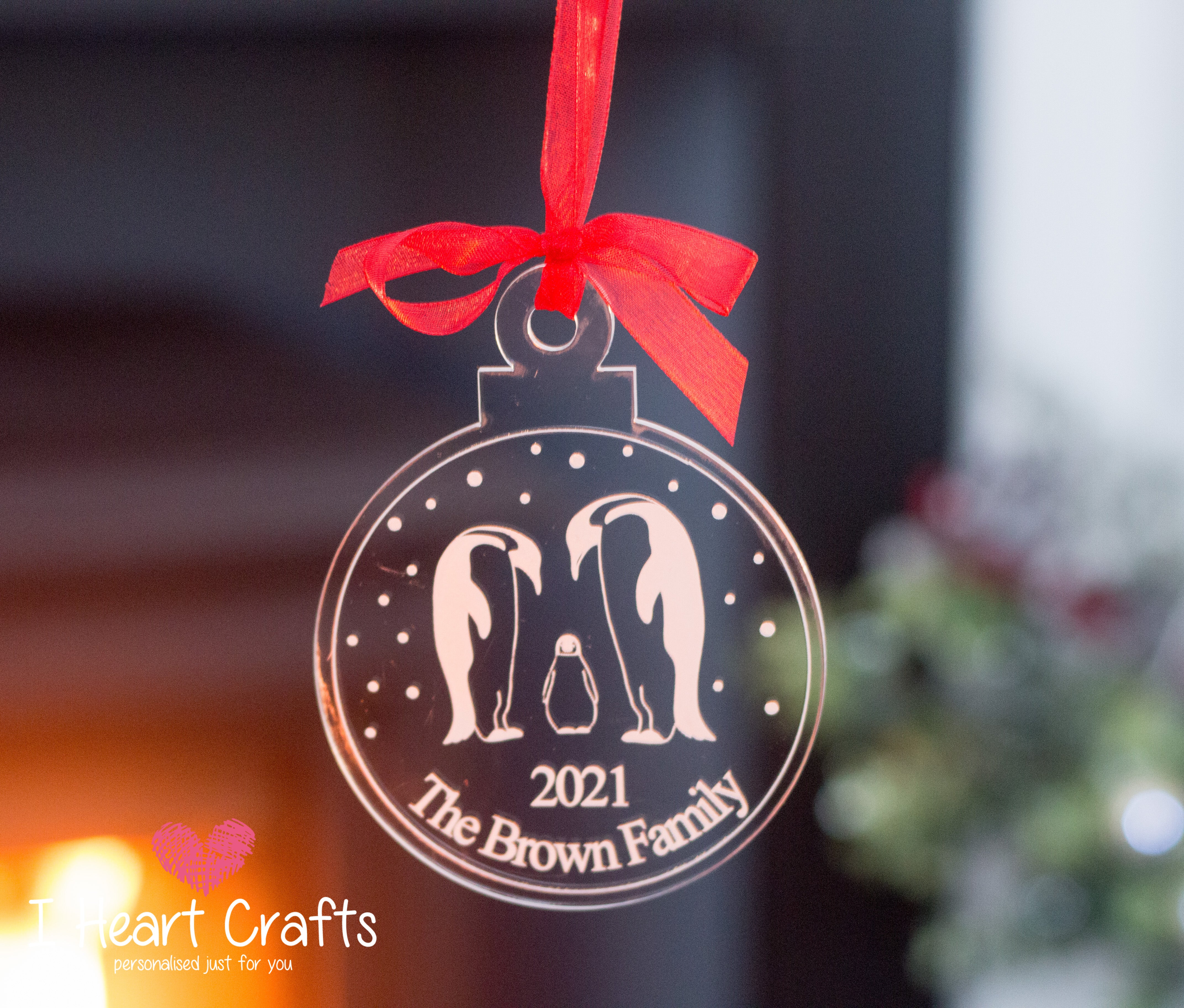 Load image into Gallery viewer, Penguin Family Personalised Tree Decoration craft product
