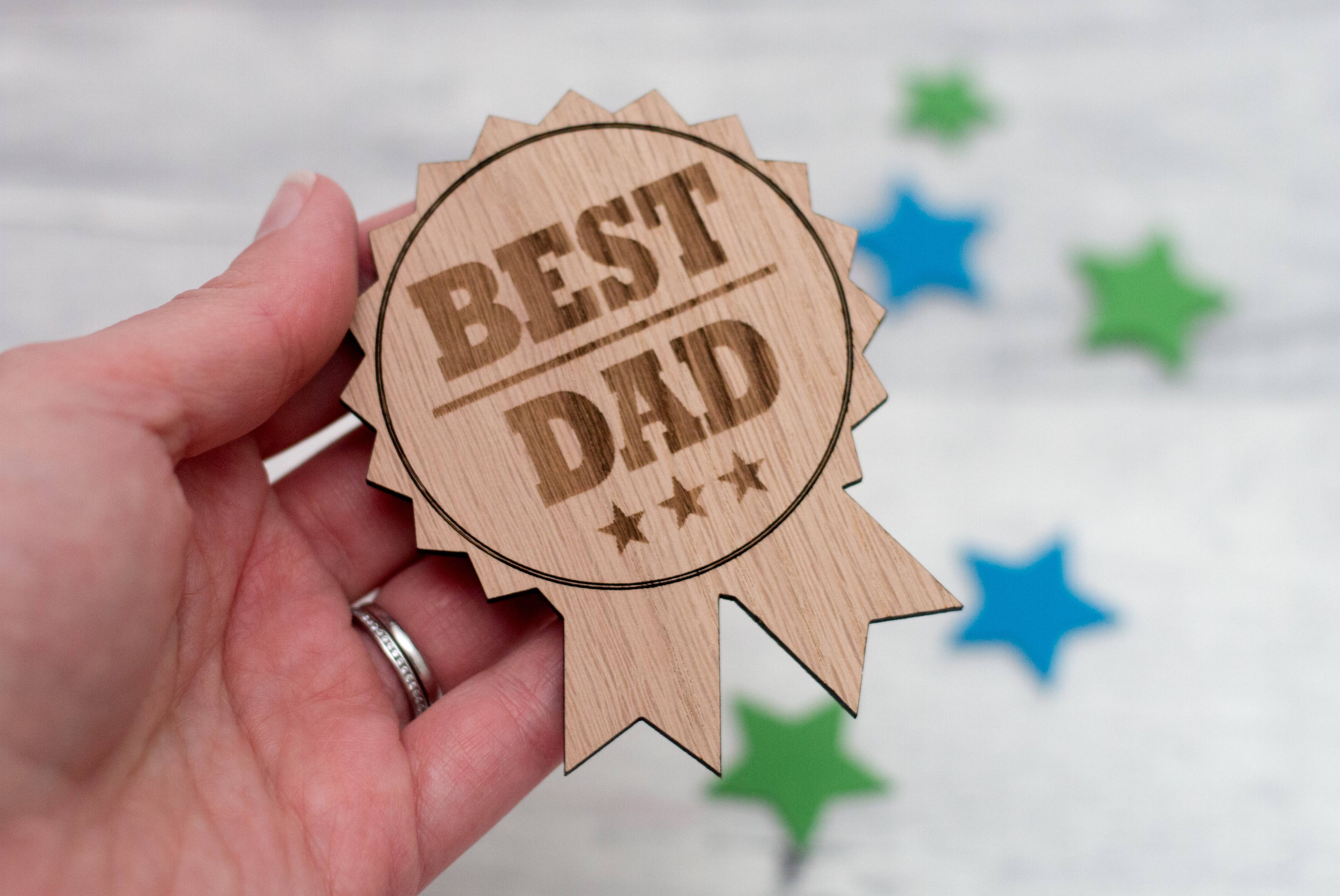 BEST DAD Oak Father's Day Badge craft product